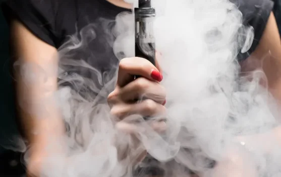 Benarkah Vape Lebih Aman daripada Rokok Konvensional?