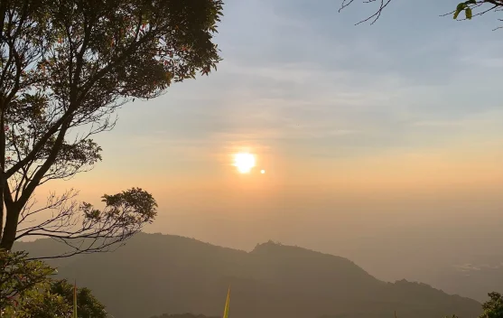 Menikmati Sunrise dari Puncak Ungaran