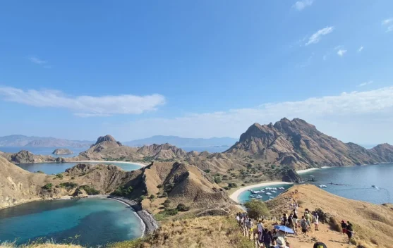 Pulau Padar, Menyaksikan Potret Keindahan Lautan Labuan Bajo