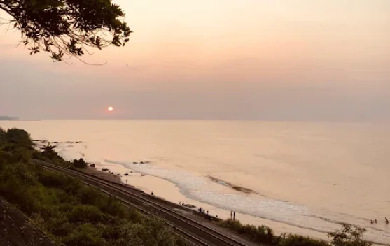 Keindahan Senja di Bukit Cinta Pantai Jodo