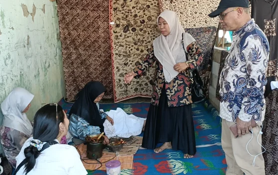 Regenerasi dan Perluasan Pasar Jadi Tantangan Batik Rifaiyah Batang