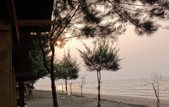 Pantai Tirang Semarang, Wisata Pesisir Menikmati Senja
