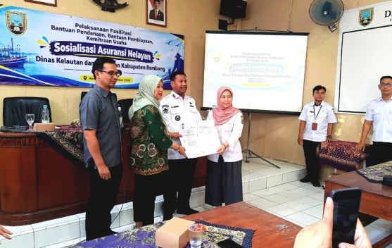 Risiko Tinggi di Laut, Pemkab Rembang Tanggung Premi BPJS 2.000 Nelayan