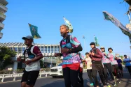 Kibarkan Bendera Sambil Lari 10K, Cara Unik Sekda Jateng Kenalkan MTQ