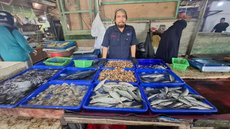 Harga Ikan Layang di Kubar Meroket hingga Rp60 Ribu per Kilogram