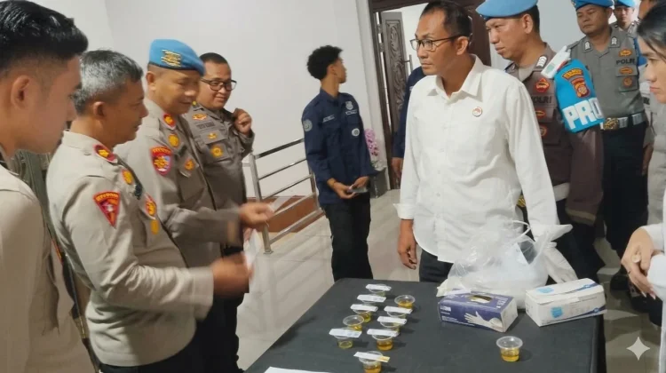 Ratusan Personel Polres Kubar Jalani Tes Urine Mendadak