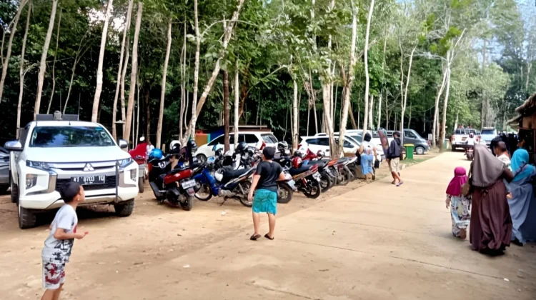 Libur Lebaran, Ribuan Pengunjung Padati Wisata Alam Batuq Bura dan Gunung Es