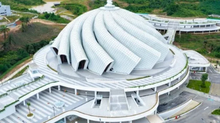 OIKN Imbau Gunakan Tas Ulang di Masjid IKN dalam Kunjungan Wisata