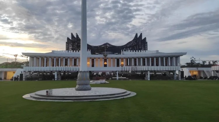 Pilar Istana IKN Jadi Ikon Favorit Kunjungan Warga