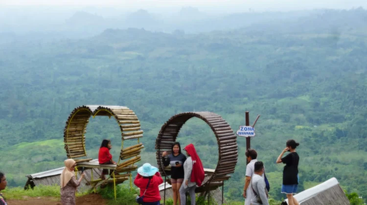 Objek Wisata Gunung S di Kubar Jadi Pilihan Rekreasi Keluarga