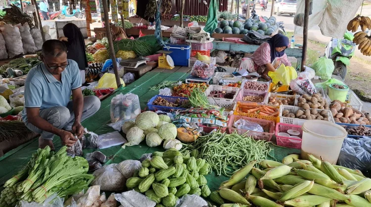 Kenaikan Harga Sembako usai Lebaran Mulai Memberatkan Warga Kubar
