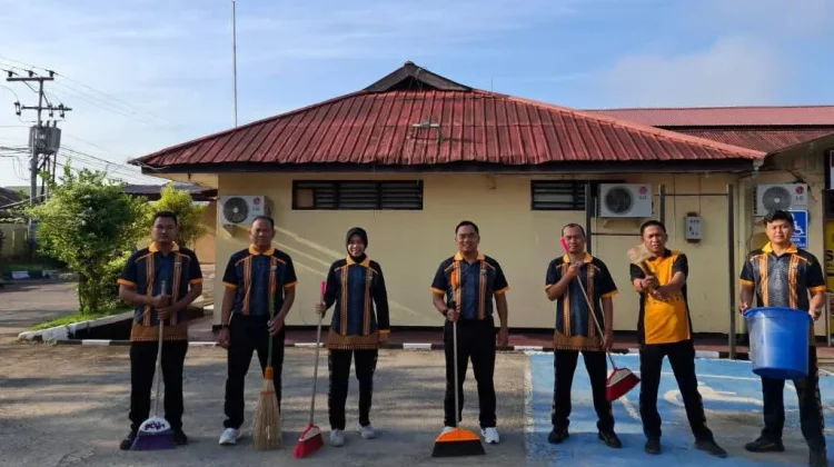 Polsek Loa Kulu Gelar Kerja Bakti Program Indonesia ASRI