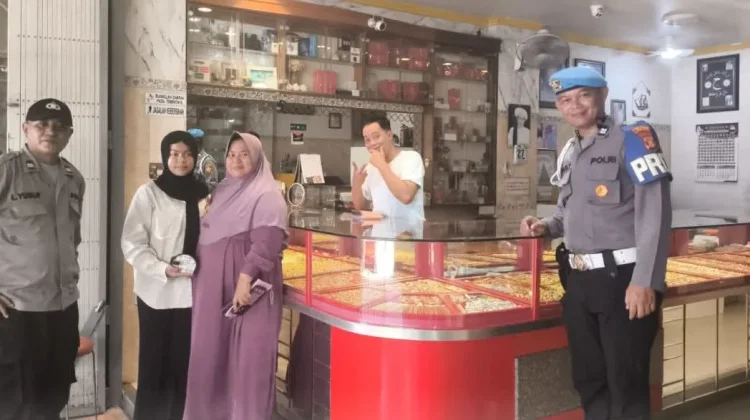 Patroli Dialogis Polsek Tenggarong, Imbau Warga Jauhi Judi Online