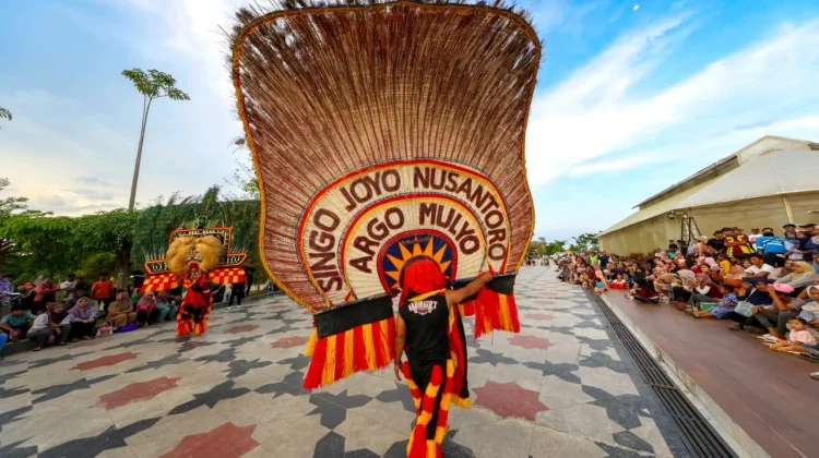 Reog Ponorogo Hidupkan Suasana Bendungan Sepaku Semoi IKN