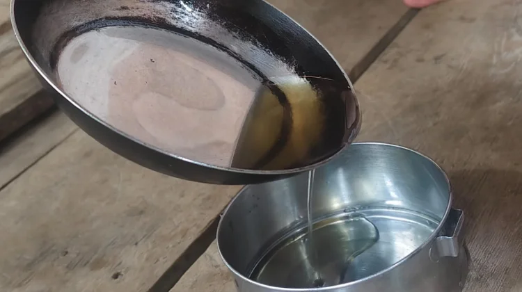 Minyak Kelapa Kampung masih jadi Andalan Ibu Rumah Tangga