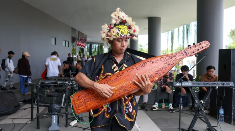 Sape dan Peragaan Busana Kalimantan Hidupkan Ruang Publik IKN