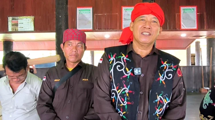 Rekonsiliasi dengan PDA Kubar Gagal, Rudolf Sumual Didenda Adat Rp33 Juta