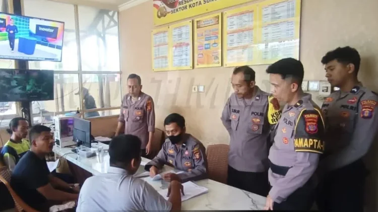Polresta Samarinda Mediasi Keributan Penarikan Mobil di Sungai Kunjang
