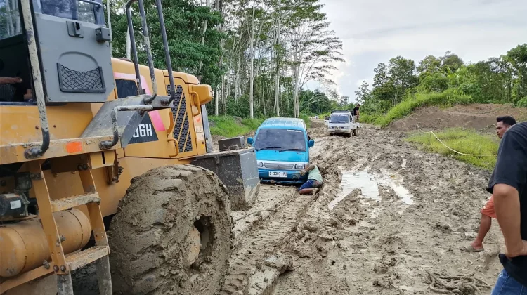 Warga Desak Realisasi Pembangunan Jalan Mahulu Kutai Barat