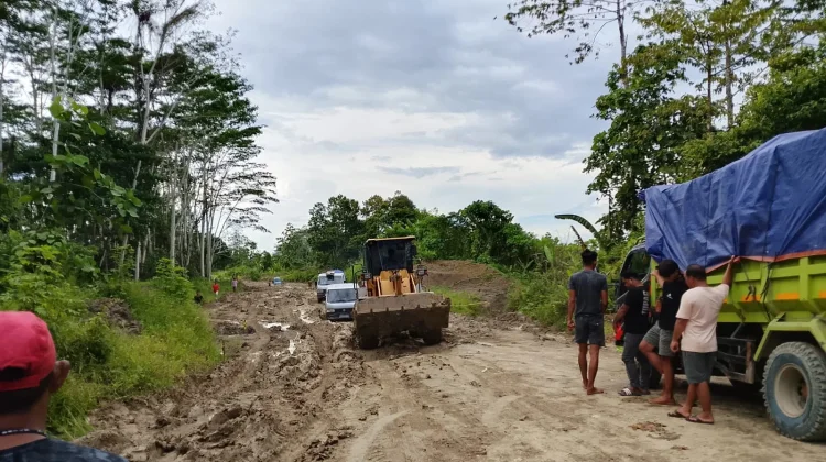 Jalan Mahulu Kubar Hambat Akses Pendidikan hingga Pelayanan Kesehatan