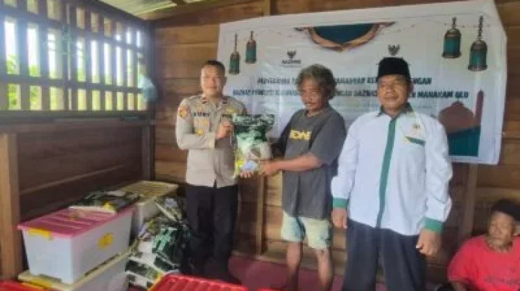 Polres Mahulu Bersama Baznas Salurkan Paket Sembako untuk Masyarakat