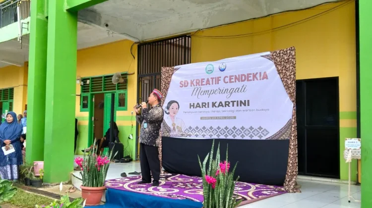 Peringatan Hari Kartini, SD Kreatif Cendekia Kubar Gelar Market Day Edukatif