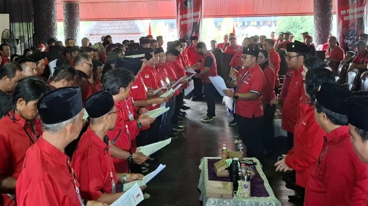 Parpol di Kubar Perkuat Regenerasi Kader lewat Pelantikan Pengurus Anak Cabang