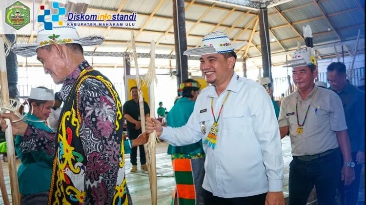 Tradisi Mecak Undat Lepek Majau Perkuat Budaya dan Kebersamaan di Mahakam Ulu