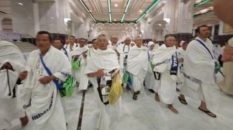 Jemaah Haji Kutai Barat Diberangkatkan lewat Speedboat Samarinda