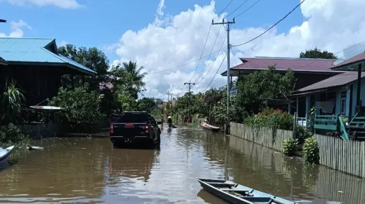 PLN Pulihkan Kelistrikan di Datah Bilang Pascabanjir