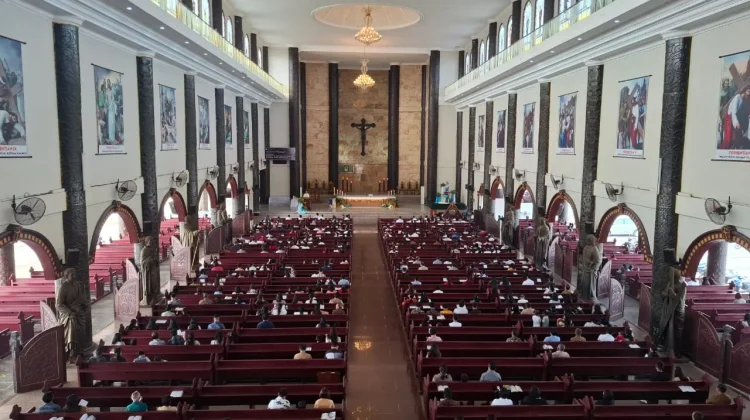 Umat Katolik di Barong Tongkok Ikuti Misa Kenaikan Yesus Kristus dengan Khidmat