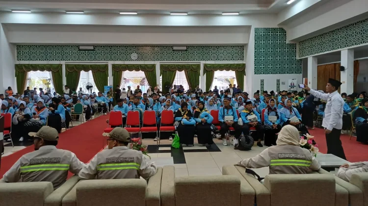 Kloter 15 Kaltim Berangkatkan 360 Jemaah Haji menuju Tanah Suci