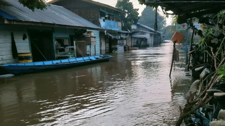 Gerak Cepat PLN, Kelistrikan Long Hubung Pulih 100 Persen Pasca Banjir