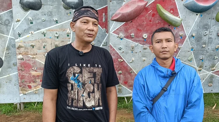 Pelatih Ajak Pelajar SMP-SMA Kubar Cetak Prestasi lewat Panjat Tebing