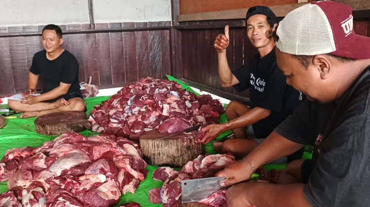 Masjid Al Muhajjirin Ujoh Bilang Gelar Pemotongan Hewan Kurban