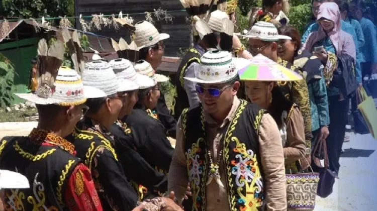 Pemkab Mahulu Gelar Panen Padi dan Syukuran Adat Uman Untat