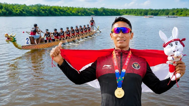 Kisah Harjuna: Juara Dunia Asal Kubar yang Jadi Mentor Dayung di Danau Kelumpang