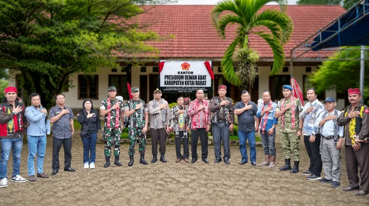 Bupati Kutai Barat Resmikan "Rumah Bersama" Presidium Dewan Adat