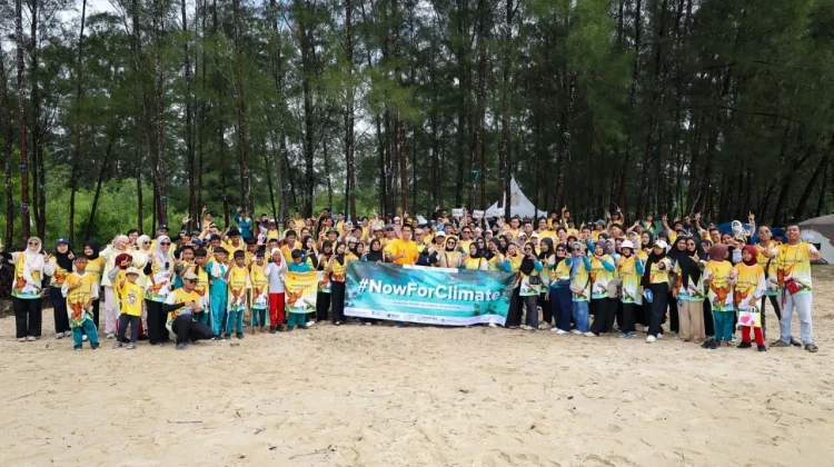 Pelajar Belajar Jaga Lingkungan lewat Aksi di Pantai Tanah Merah