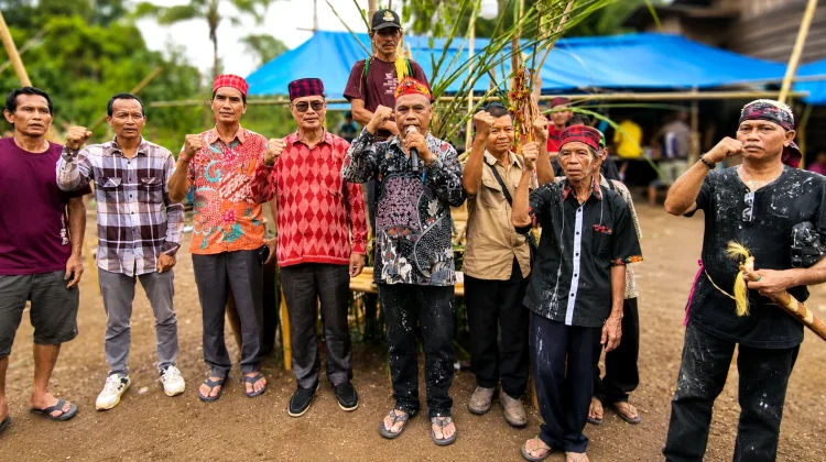 Warga Intu Lingau dan Lakan Bilem Deklarasikan Perjuangan Selamatkan Hutan Adat