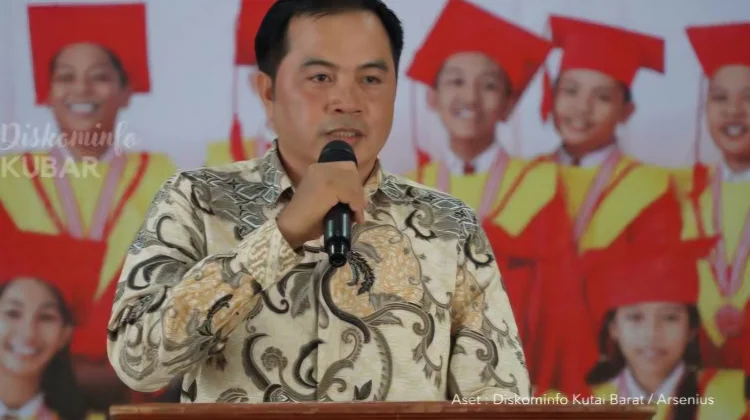 Pemkab Dorong Sinergi Lembaga Adat dan Pemerintah Kampung
