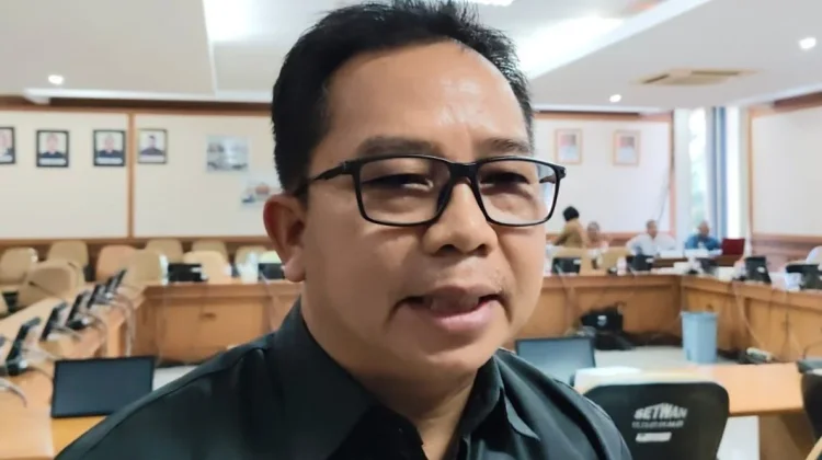 DPRD Kubar Tunda Pembahasan Raperda Penguatan Kelembagaan Adat