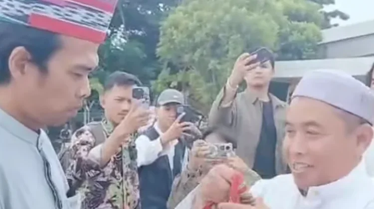 Ustad AUS Tiba di Sendawar Hadiri Tabligh Akbar dan Harlah Ponpes Assalam