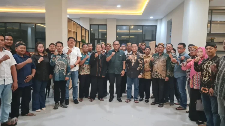 Seno Aji Dorong Ikapakarti Hadir Menyentuh Masyarakat Akar Rumput di Kubar