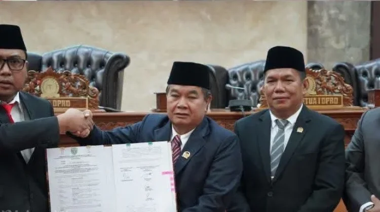 DPRD Kutai Barat Setujui Raperda APBD 2025 dengan Catatan dan Masukan
