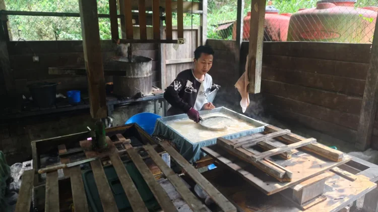 Pengusaha Tahu Uap di Mahulu Ungkap Tahapan Produksi Tahu Berkualitas