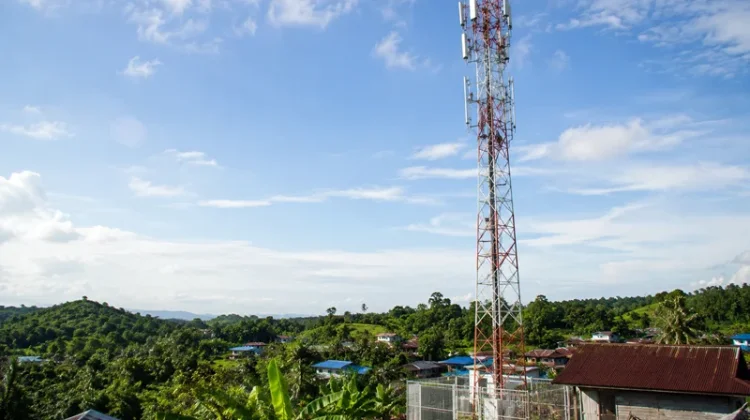 Warga Intu Lingau Minta Kapasitas Jaringan Telekomunikasi Ditingkatkan