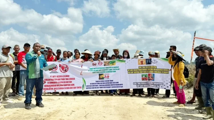 Berbulan-bulan Menunggu Jawaban, Warga Sentalar Hentikan Akses PT BPPJ