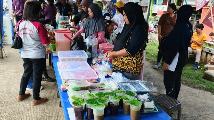 Futsal HUT RI di Mahulu Diserbu Masyarakat Setempat, UMKM Ikut Bergeliat