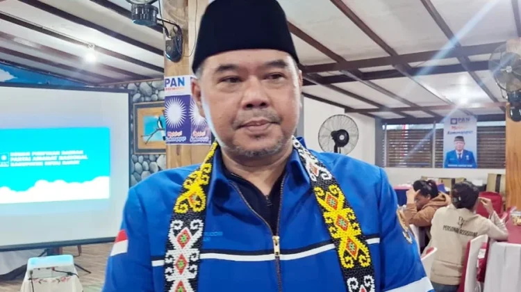 Lantik Pengurus DPC PAN se-Kubar, Erwin Izharuddin Tekankan Program “Bantu Rakyat”